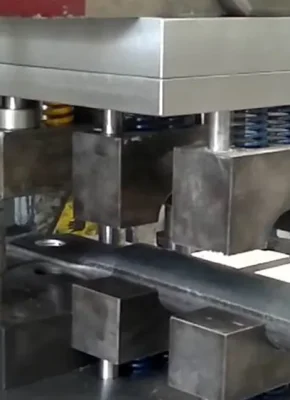 Hidrolik-Pres-Makinesi-Hizmeti-Makina-Parkuru-DemSac-Celik-Sanayi-ve-Ticaret-Anonim-Sirketi-izmir-kapak-bg